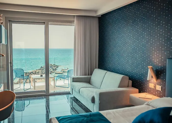 Nautilus Hotel